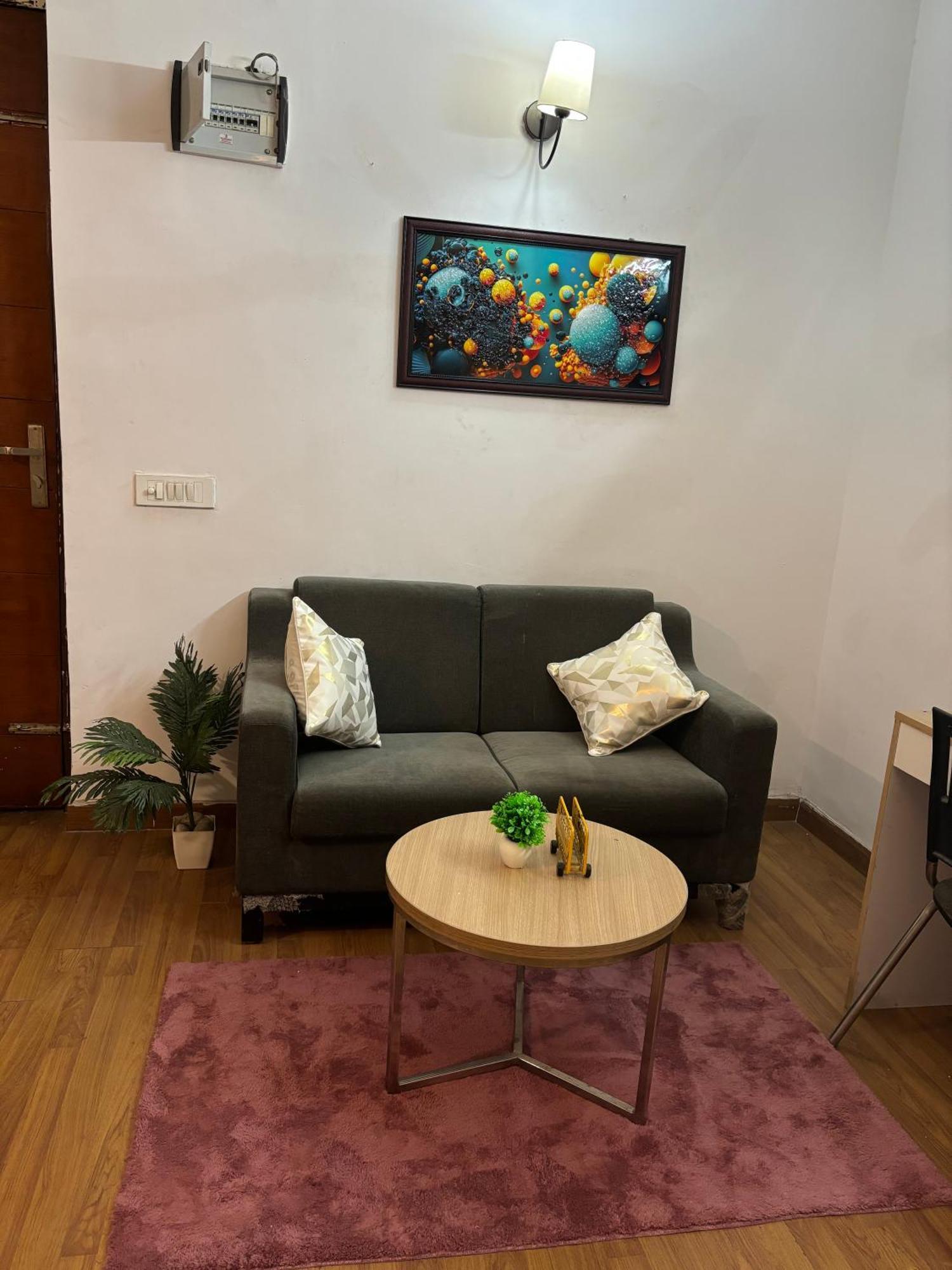 Guti Buti Homes Нойда Экстерьер фото