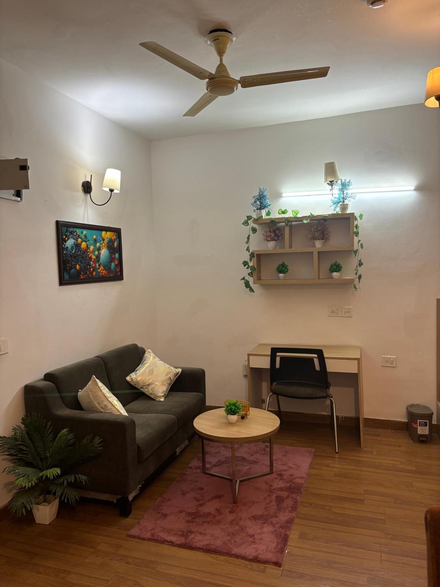 Guti Buti Homes Нойда Экстерьер фото